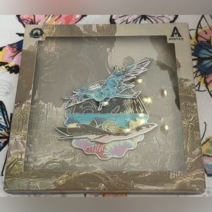 Disney: Limited Edition Avatar The Way of Water Jumbo Trading Pin